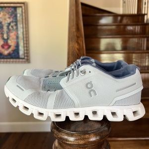 OC Cloud 5 Shoes Size 7 Light Blue